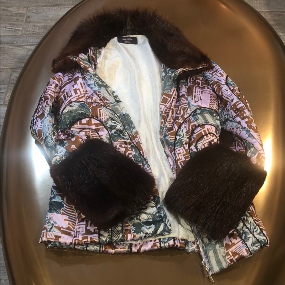 Dressy short coat with fur on neckline and cuffs - Picture 4 of 8